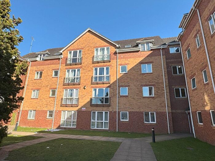 2 Bedroom Flat To Rent In Westgate Court, Reading, RG30