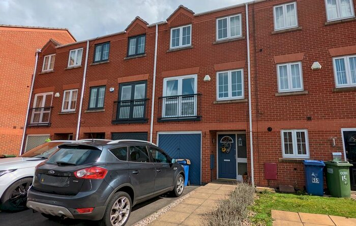 4 Bedroom Town House To Rent In Eaton Drive, Rugeley, WS15