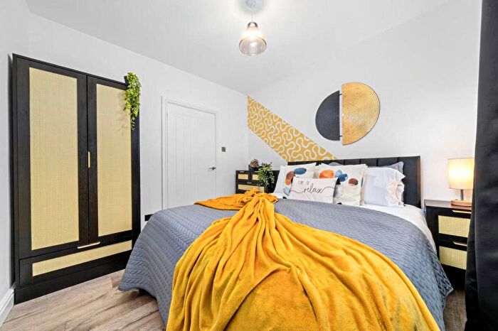 2 Bedroom Flat To Rent In Blairhill, ML5