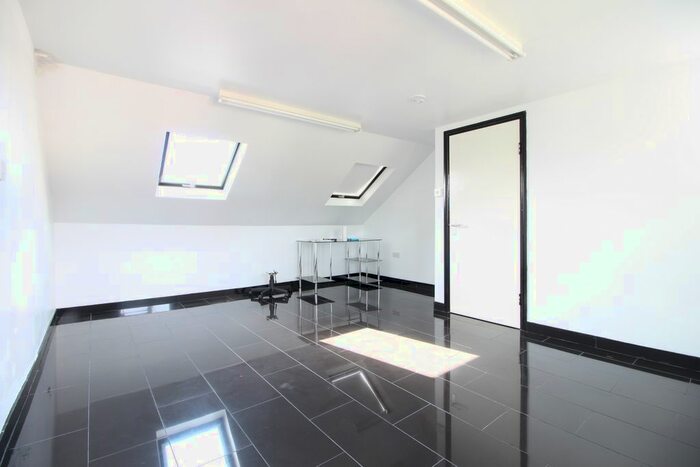 2 Bedroom Flat To Rent In Sweet Briar Grove, Edmonton, N9