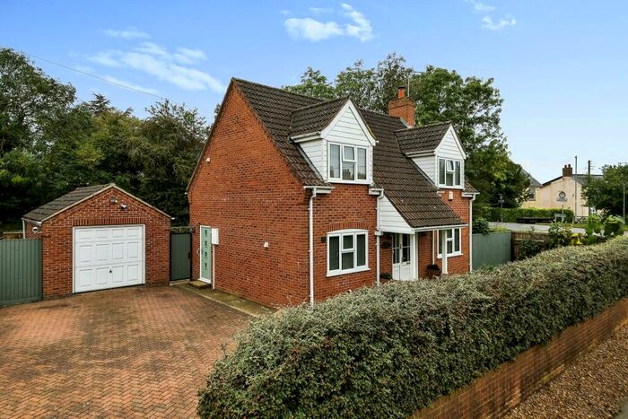 3 Bedroom Detached House For Sale In Bridge Road, Long Sutton, Spalding, Lincolnshire, PE12