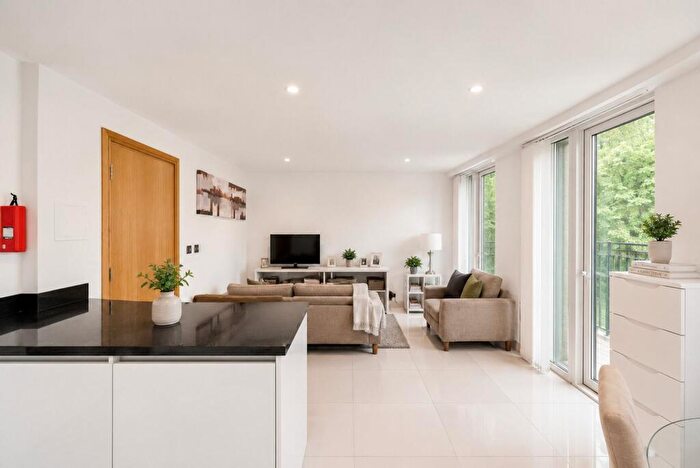 1 Bedroom Apartment For Sale In Churchway, London, NW1