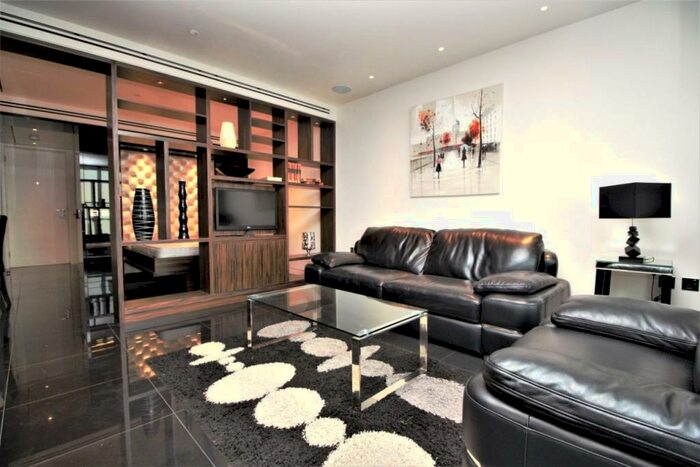 Apartment To Rent In The Heron, Moor Lane, Moorgate, EC2Y