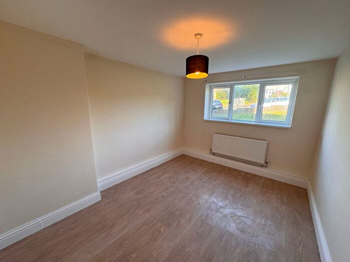 2 Bedroom Flat To Rent In Warren Avenue, South Croydon, Surrey, CR2