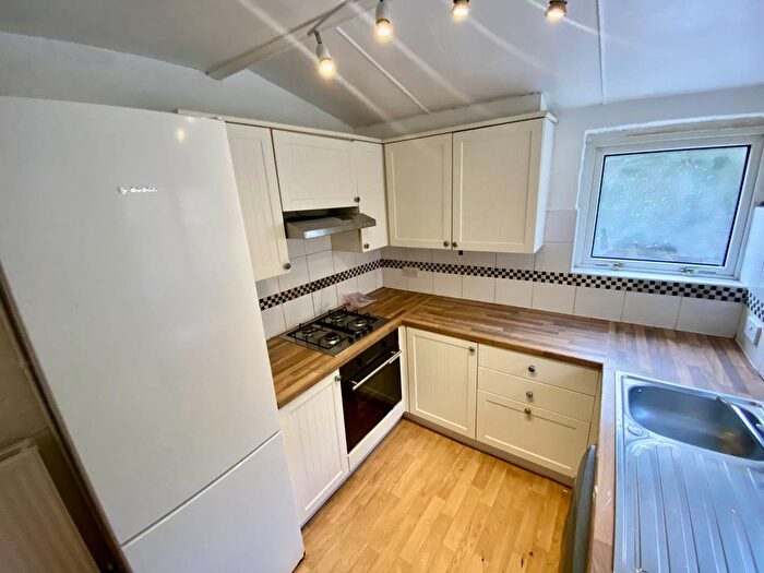 3 Bedroom Property To Rent In Argyle Street, Sandfields, City Centre, Swansea, SA1