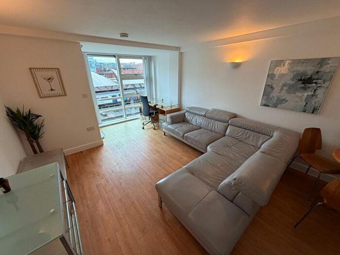 2 Bedroom Flat To Rent In Whitworth Street, Castlefield, Manchester, M1