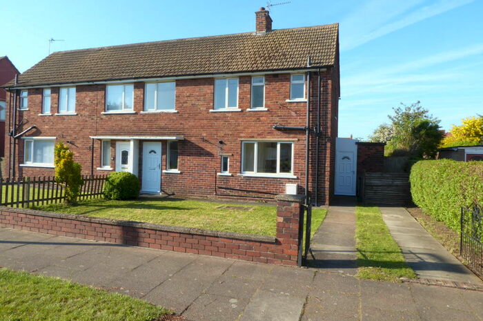 3 Bedroom Semi-Detached House To Rent In Hawthorn Avenue, Armthorpe, DN3