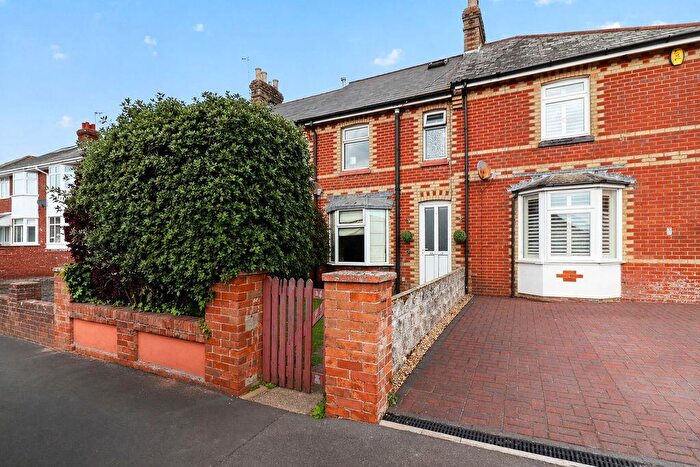 3 Bedroom Terraced House For Sale In Fitzmaurice Road, Christchurch, BH23