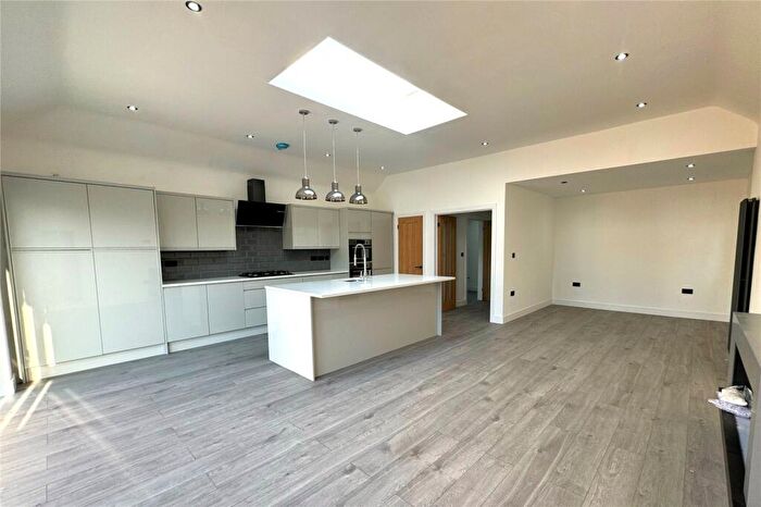 4 Bedroom Bungalow To Rent In Farleigh Road, New Haw, Addlestone, Surrey, KT15