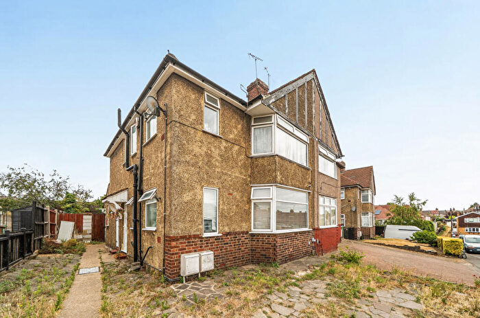 2 Bedroom Maisonette For Sale In Camrose Avenue, Erith, Kent, DA8