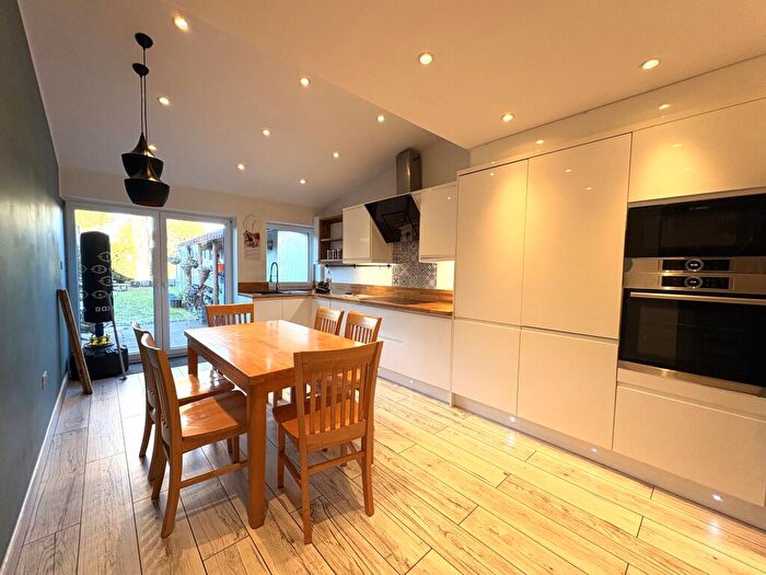 3 Bedroom House To Rent In Mervyn Road, Cardiff, CF24