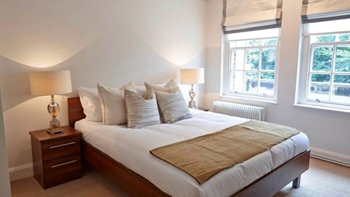 2 Bedroom Flat To Rent In Fulham Road, Chelsea, SW3