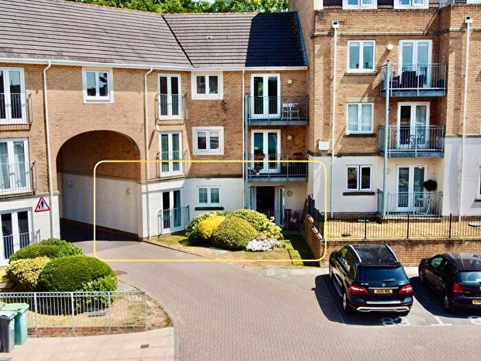 2 Bedroom Flat To Rent In Medina View, East Cowes, PO32