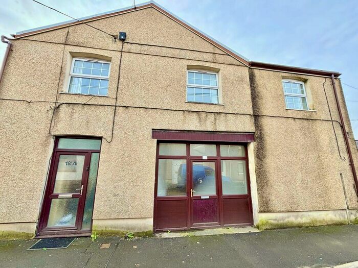 3 Bedroom Flat To Rent In Elias Street, Neath, Neath Port Talbot., SA11