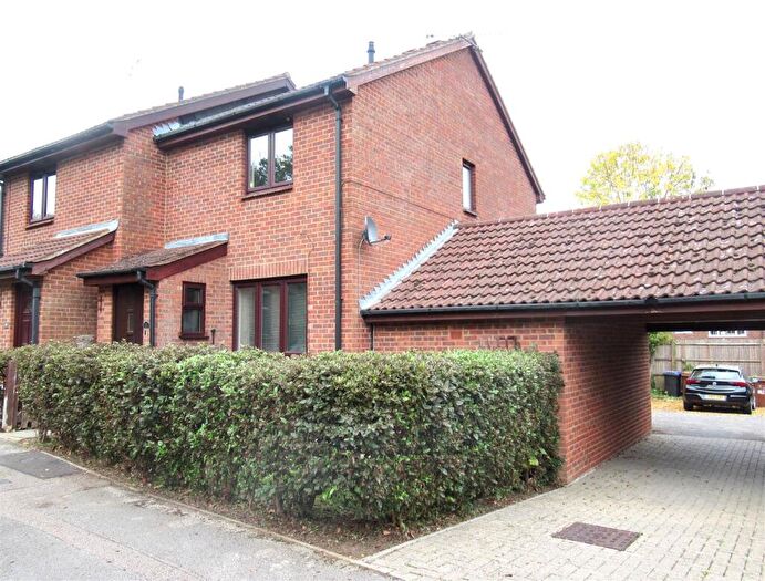 3 Bedroom End Of Terrace House For Sale In Peters Way, Knebworth, SG3