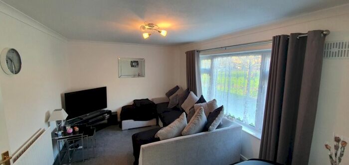 1 Bedroom Flat To Rent In Fenside Avenue, Coventry, CV3
