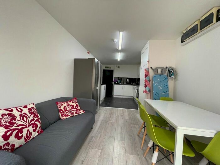 3 Bedroom Flat To Rent In Apt 2, The Bathfield, All Ensuite S3