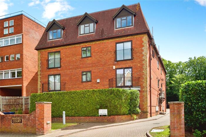 3 Bedroom Flat For Sale In Holden Avenue, London, N12