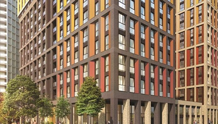 2 Bedroom Flat To Rent In Thornes House, Charles Clowes Walk, London, City Of London, SW11