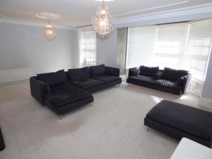 3 Bedroom Apartment To Rent In Front Street, Tynemouth, NE30