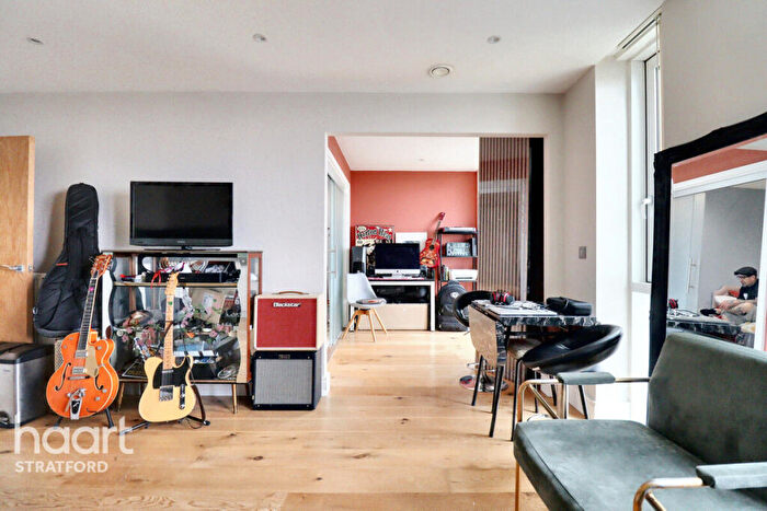 1 Bedroom Apartment For Sale In High Street, Stratford, E15