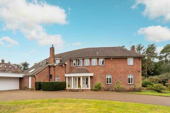 5 Bedroom Detached House To Rent In Bishops Walk, Shirley, CR0