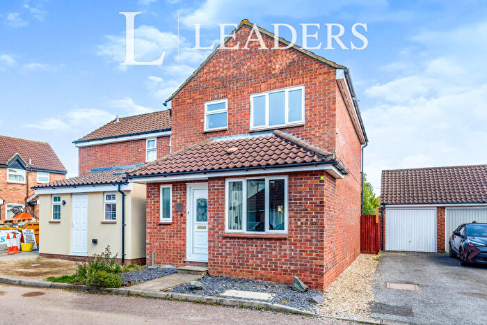 3 Bedroom Semi Detached House To Rent In The Pastures, Stevenage, Hertfordshire, SG2