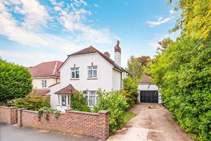 4 Bedroom Detached House For Sale In Windmill Lane, Epsom, KT17