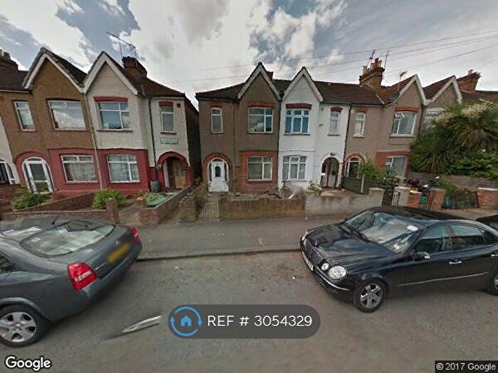 3 Bedroom Semi-Detached House To Rent In Danesbury Road, London, TW13