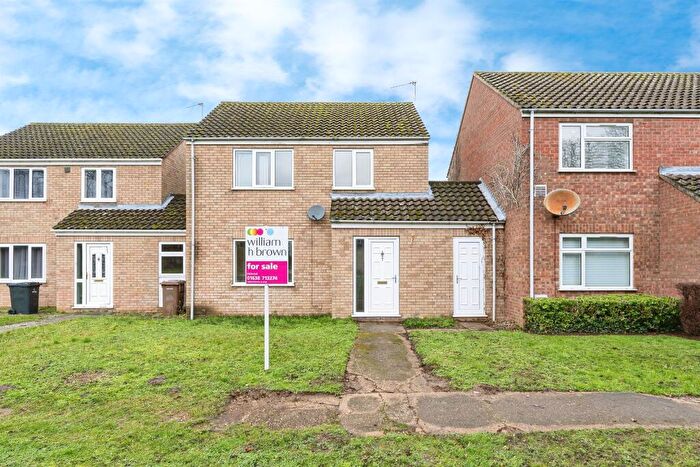 3 Bedroom Link Detached House For Sale In Rookery Green, Beck Row, Bury St. Edmunds, IP28
