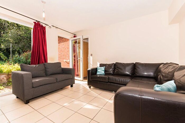 6 Bedroom Property To Rent In Shipman Avenue, Canterbury, CT2