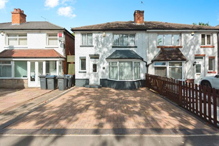 3 Bedroom Semi-Detached House For Sale In Solihull Lane, Birmingham, B28