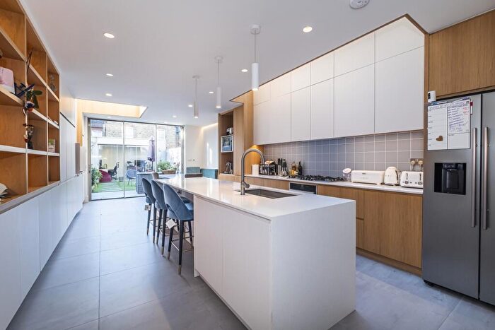 3 Bedroom Terraced House To Rent In Cathles Road London, SW12