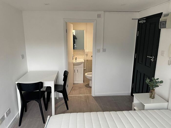 Studio To Rent In Marchmont Street, Holborn London, WC1N