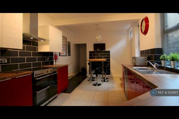 6 Bedroom Semi-Detached House To Rent In Balmoral Avenue, West Bridgford, Nottingham, NG2