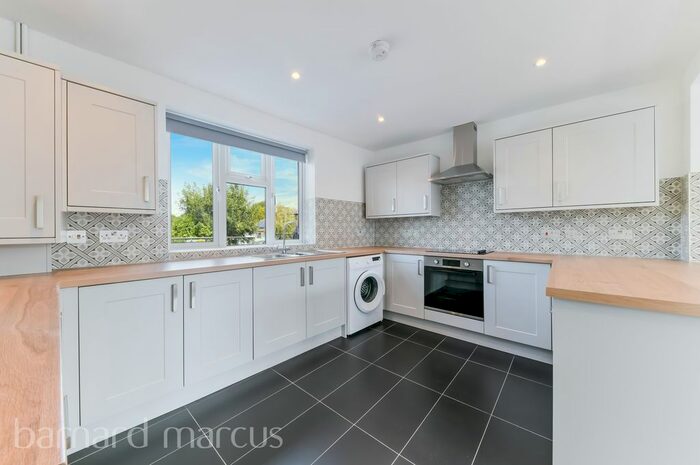 3 Bedroom Flat To Rent In High Street, Banstead, SM7