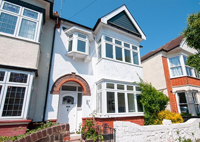 4 Bedroom Semi-Detached House To Rent In Lord Roberts Avenue, Leigh-On-Sea, SS9