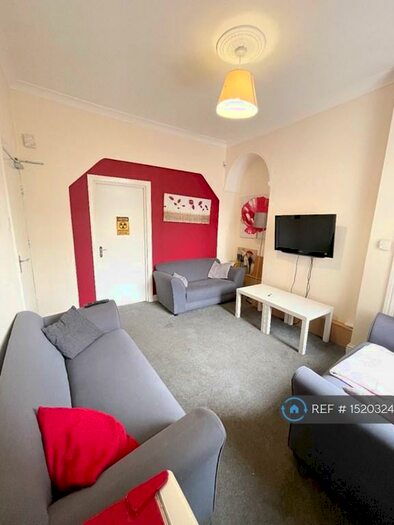 6 Bedroom Terraced House To Rent In Portland Road, Nottingham, NG7