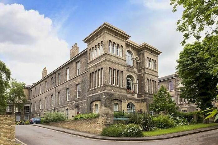 2 Bedroom Flat To Rent In Royal Herbert Pavilions, Gilbert Close, London, SE18