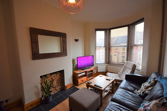 5 Bedroom Semi-Detached House To Rent In Kensal Road, Bristol, BS3