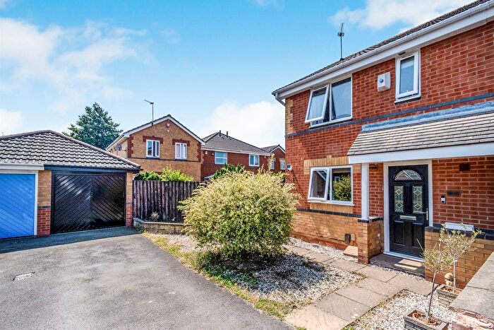 3 Bedroom Semi Detached House For Sale In Cochrane Close, Tipton, DY4