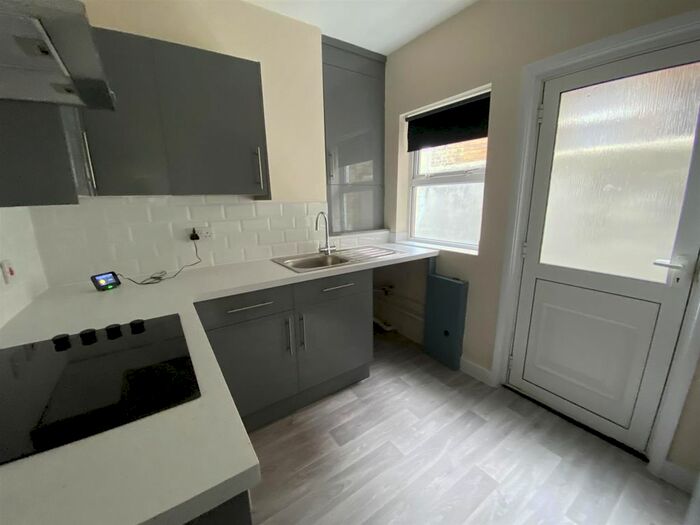 2 Bedroom Property To Rent In Pheasant Road, Chatham, ME4