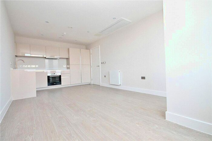 1 Bedroom Flat To Rent In Staines Road West, Sunbury-On-Thames, Surrey, TW16