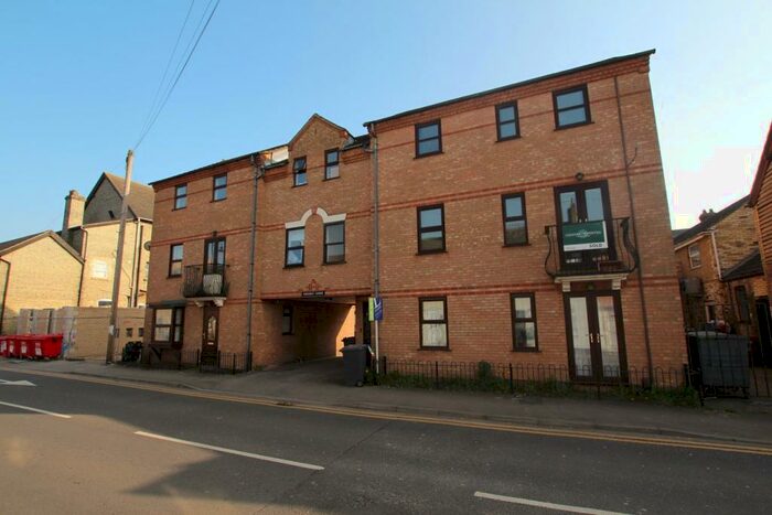 2 Bedroom Apartment To Rent In Church Street, Biggleswade, SG18