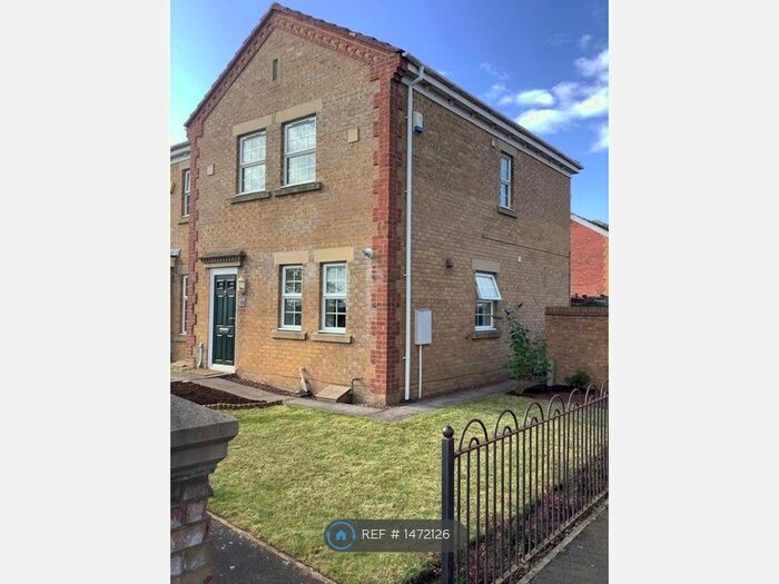 3 Bedroom Semi-Detached House To Rent In Grosvenor Place, Blyth, NE24