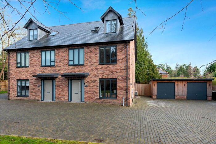 3 Bedroom Semi-Detached House To Rent In Reading Road, Lower Shiplake, Henley-On-Thames, Oxfordshire, RG9