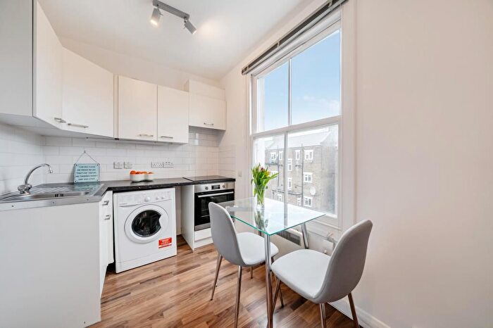 Studio To Rent In Chesterton Road, North Kensington, W10