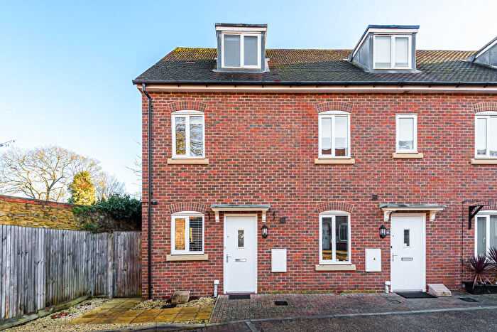 3 Bedroom Terraced House To Rent In Barberi Close, OX4