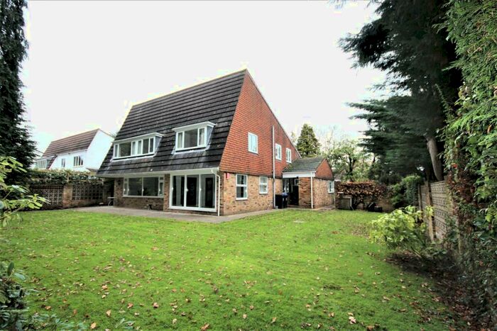 5 Bedroom Detached House To Rent In Meadway Park, Gerrards Cross, SL9