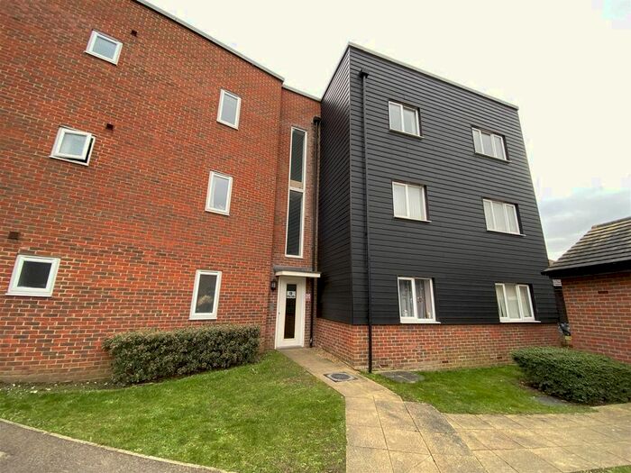 2 Bedroom Flat To Rent In Hither Fields, Gravesend, Kent, DA11